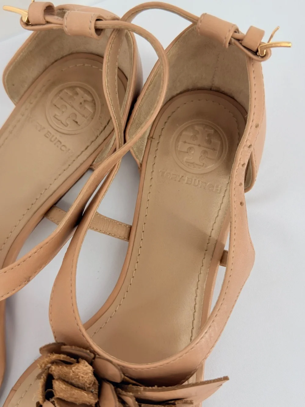Tory Burch Nude Tan Leather Floral Thong Sandals Size 6.5